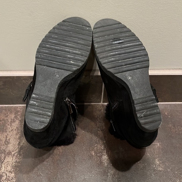 Aquatilia Women’s size 40 or USA 9 Waterproof suede black bootie - Picture 5 of 5